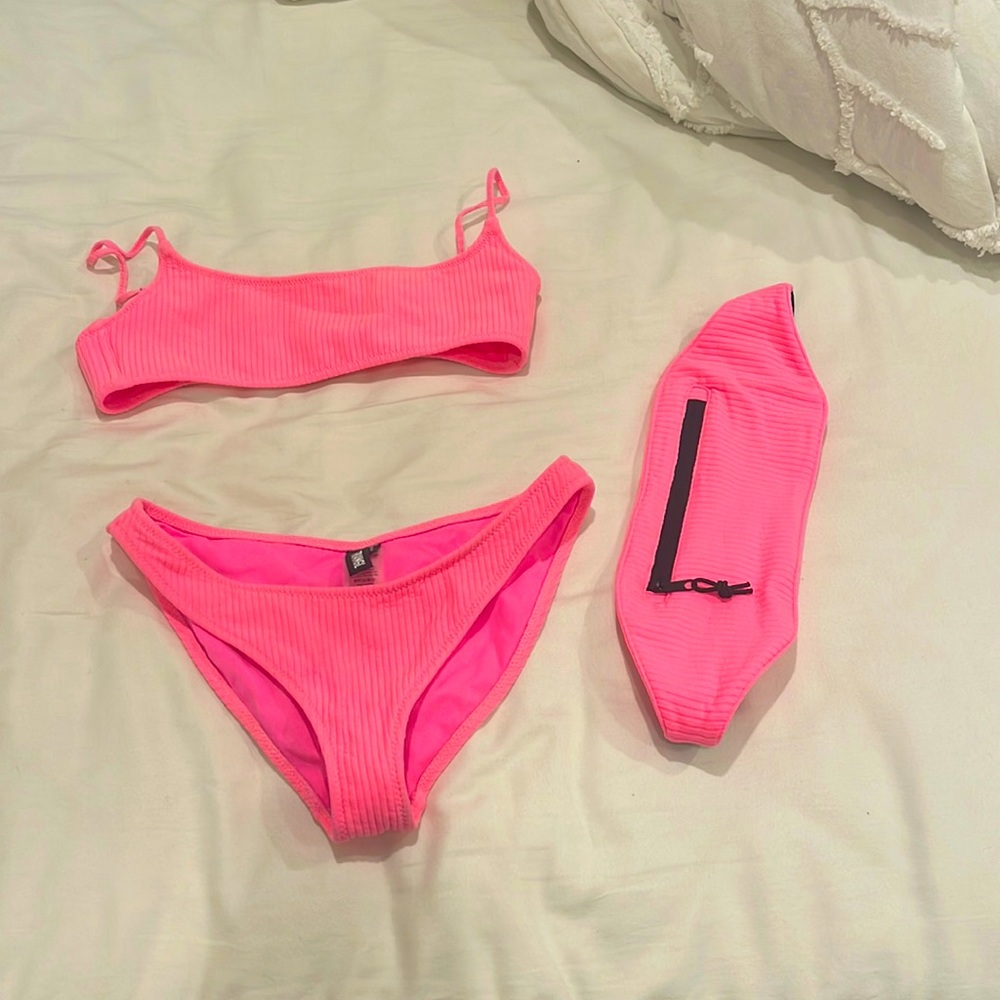 Triangl Bikini top and bottoms, with matching Fanny pack